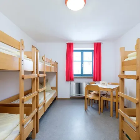 Burg Albergue *