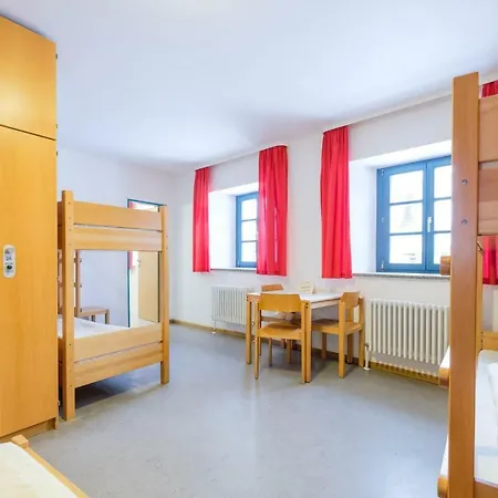 Burg Hostel *